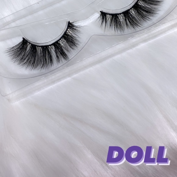 Lashes- Style: Doll - Picture 3 of 3
